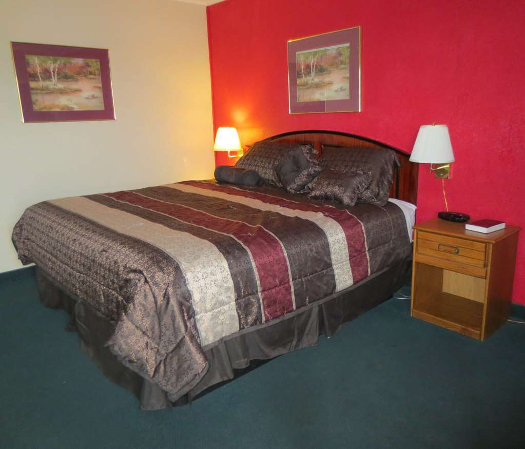America'S Best Inn And Suites Emporia Quarto foto