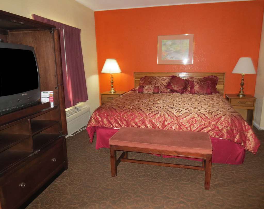 America'S Best Inn And Suites Emporia Quarto foto
